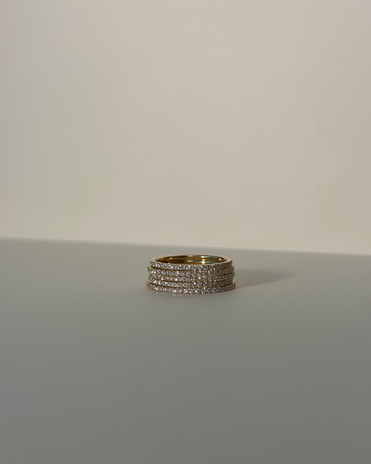 Petite Pavé Band
