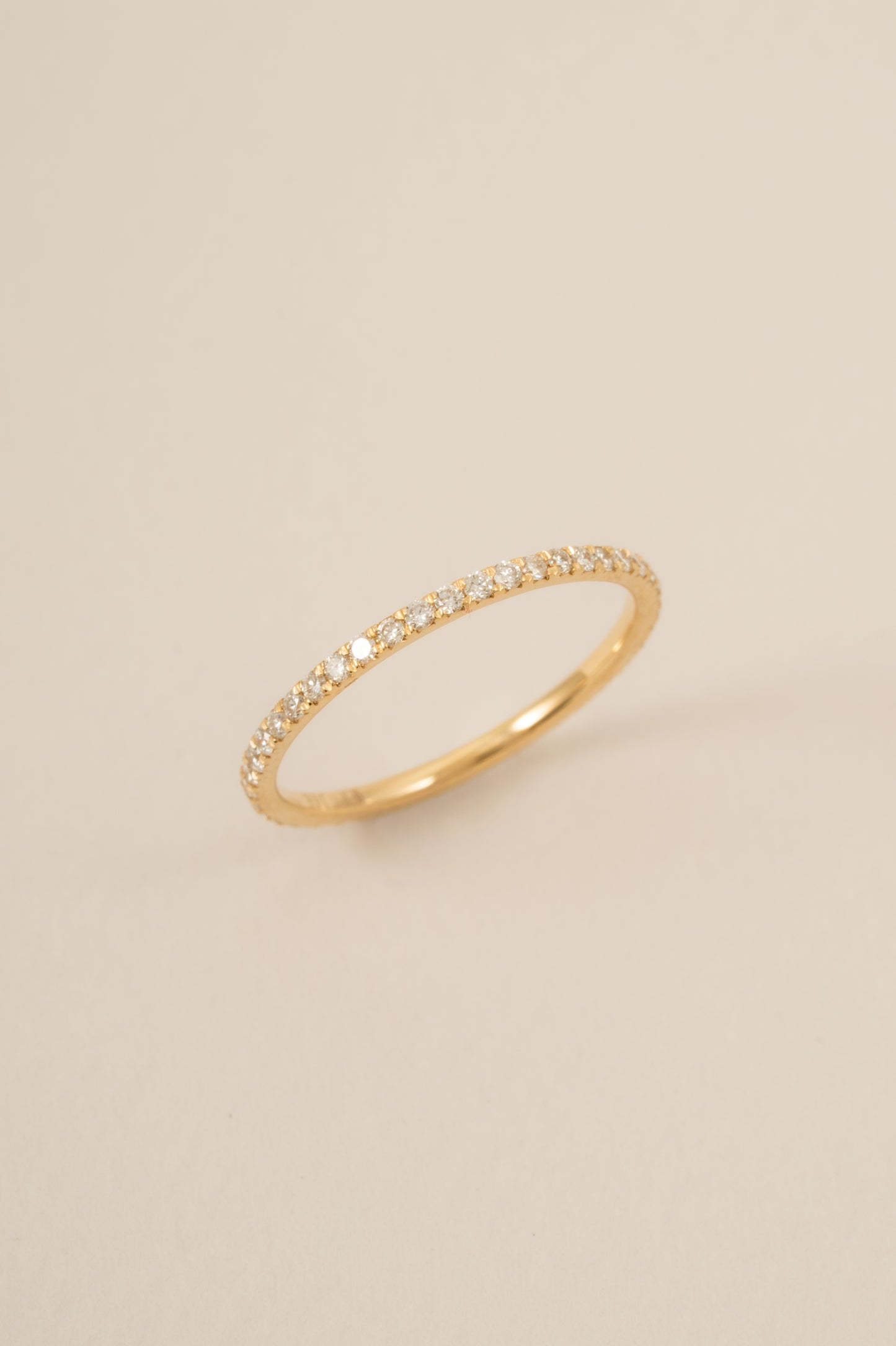 Petite Pavé Band